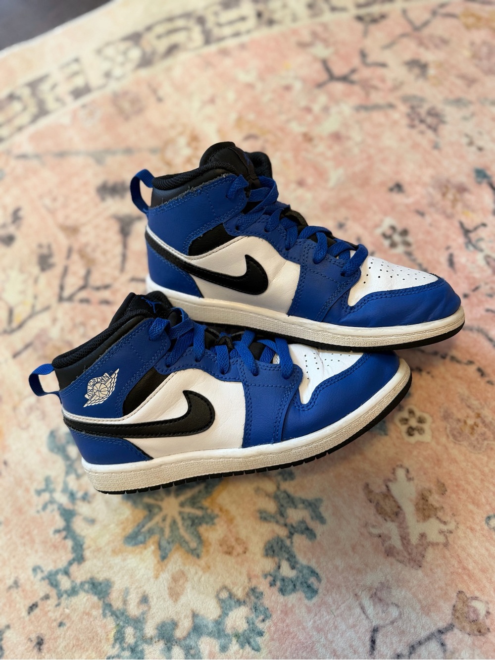 Kids Nike Air Jordan 1 mid size 1.5